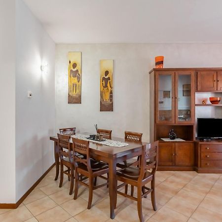 Lilly House - Travaco Siccomario - By Host4U Daire San Martino Siccomario Dış mekan fotoğraf
