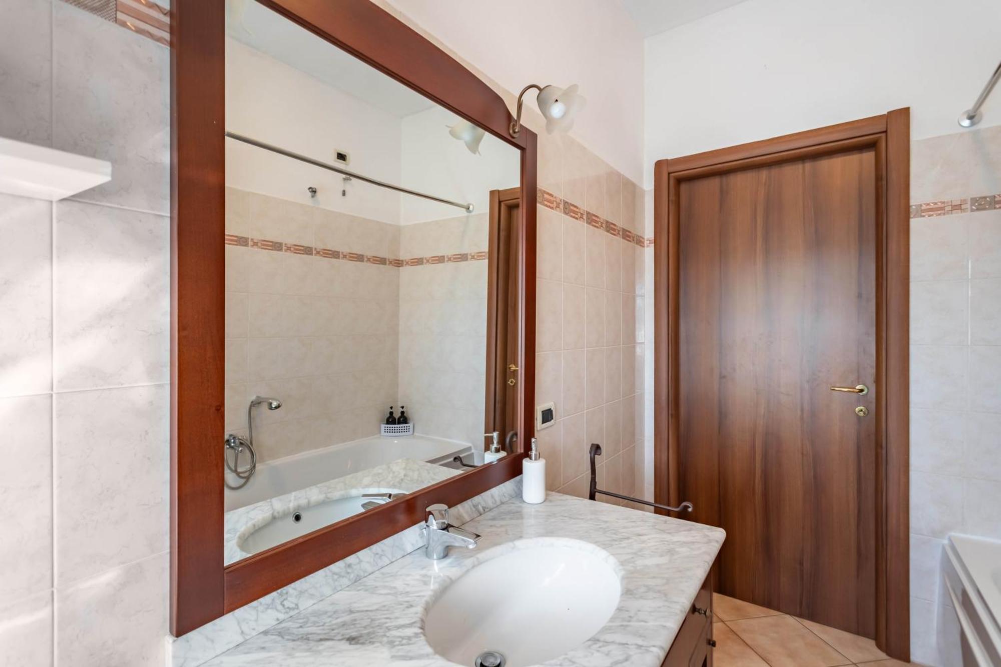 Lilly House - Travaco Siccomario - By Host4U Daire San Martino Siccomario Dış mekan fotoğraf